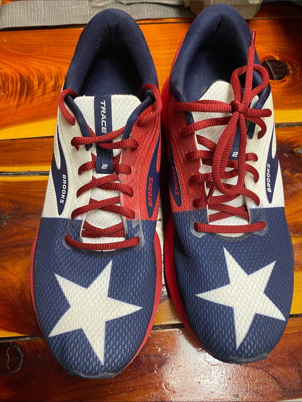 Brooks Men’s Navy, White & Red Star-Accent Running Shoes Worn Twice